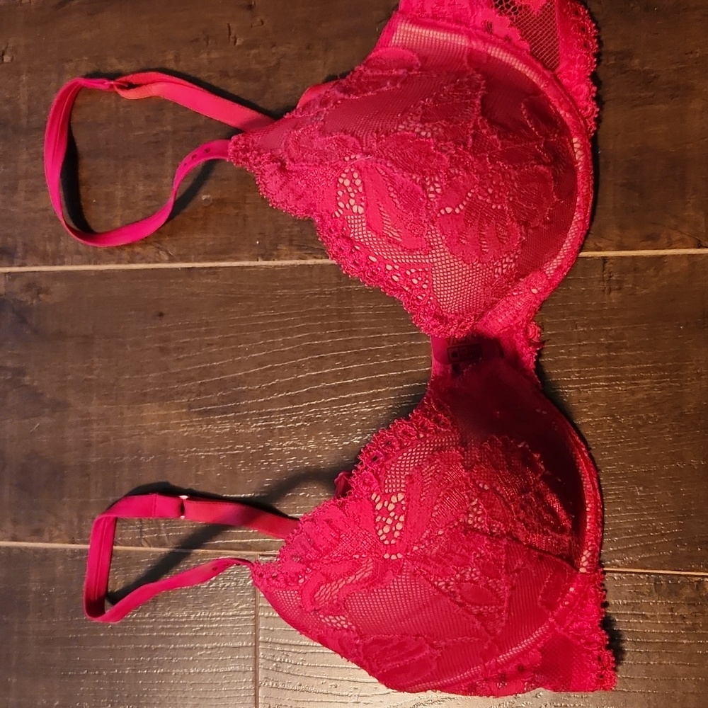 Bras - Picture 5 of 10